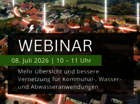 Luftaufnahme einer Kleinstadt mit grünem Umland. Überlagertes Banner zeigt WEBINAR, Datum 01. Juli 2026, 10–11 Uhr, sowie den Hinweis: Mehr Überblick und bessere Vernetzung für Kommunal-, Wasser- und Abwasseranwendungen.